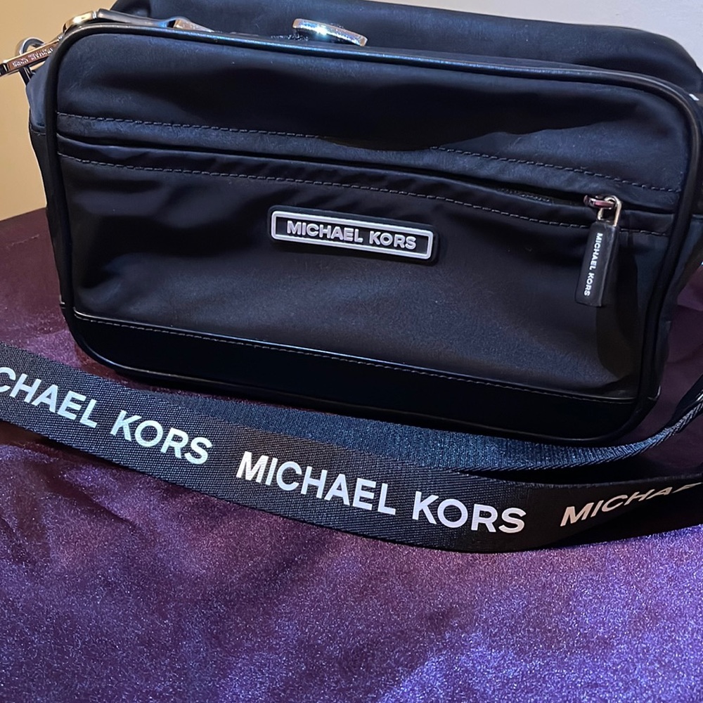 Authentic Small/Medium Michael Kors camera tote style bag